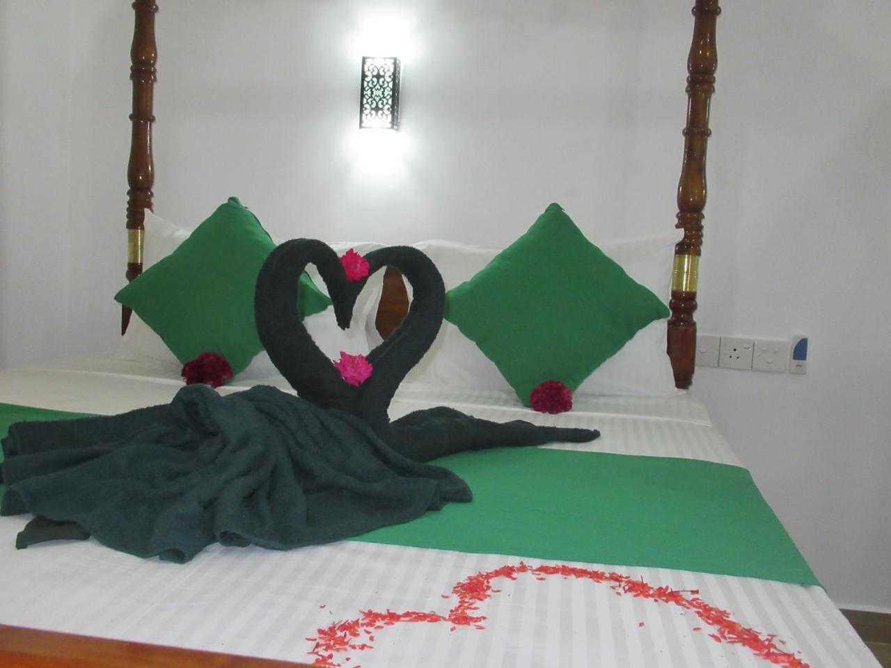 טנגלה Sandhara Home Stay מראה חיצוני תמונה