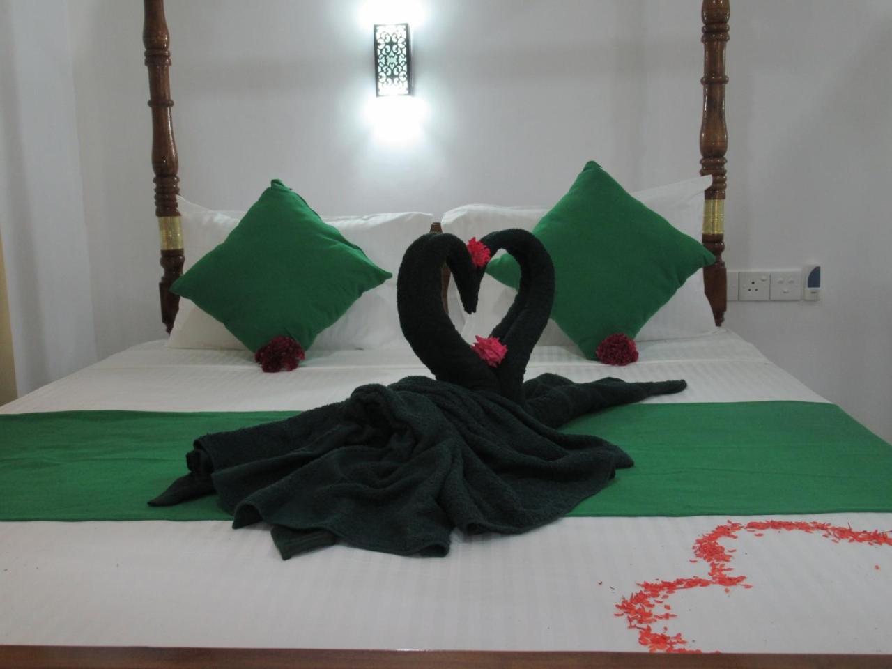 טנגלה Sandhara Home Stay מראה חיצוני תמונה