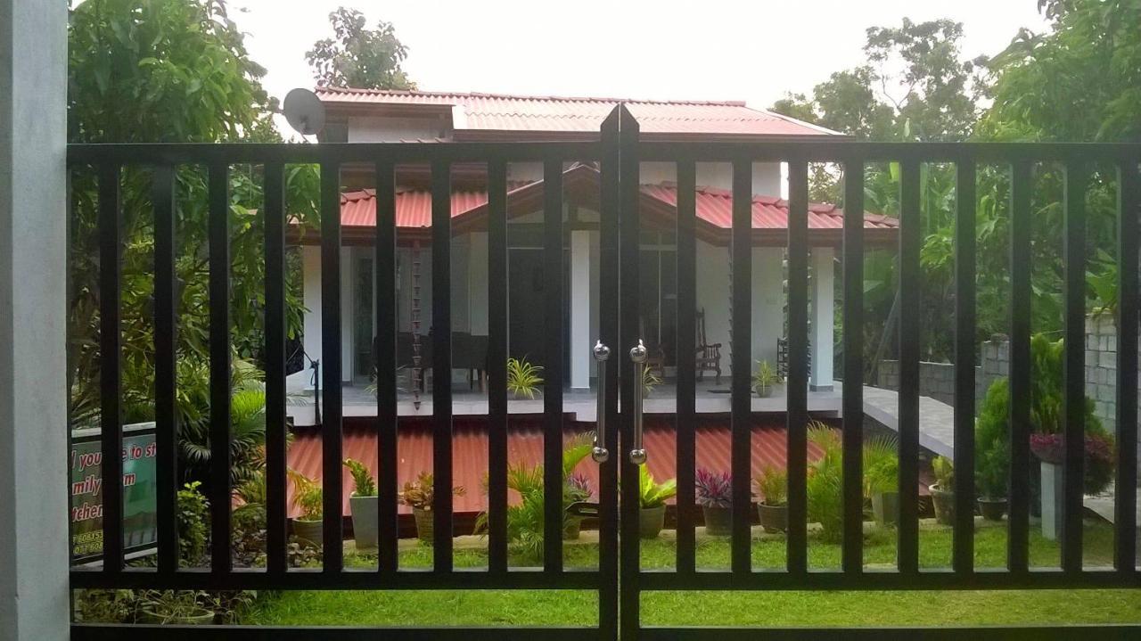 טנגלה Sandhara Home Stay מראה חיצוני תמונה